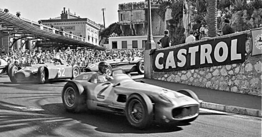 Vintage-Race-Car-Juan-Manuel-Fangio-1955