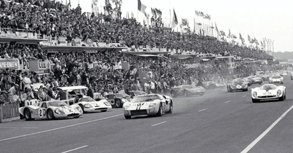 Vintage-Race-Car-Racing-Events-Le-Mans