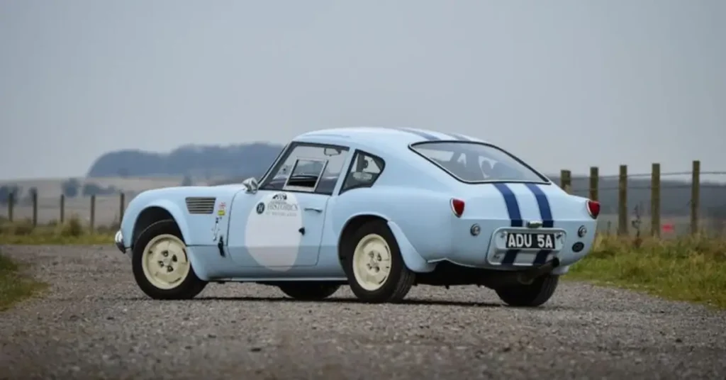 Vintage-Race-Car-Triumph-Spitfire-Race-car
