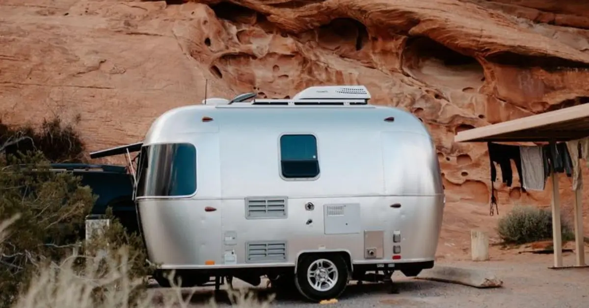 Vintage-Style-Campers-Airstream-Bambi